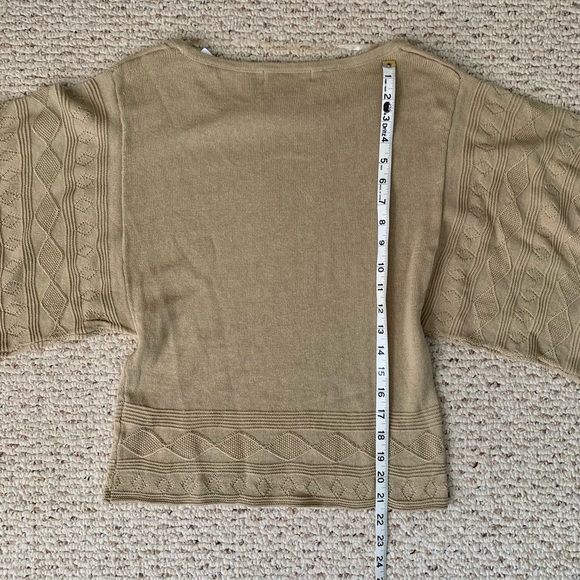 August Silk Top Size Small - Picture 2 of 12